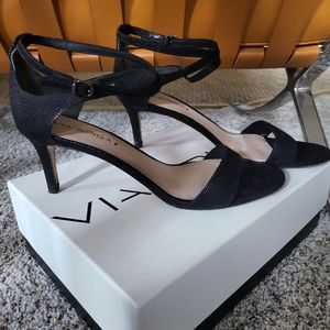 Via Spiga Leesa Black Dot Sandals kitten heel size 10